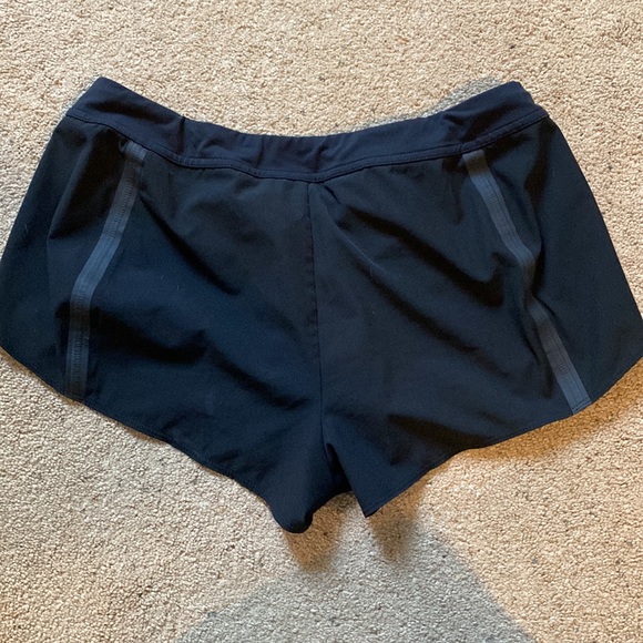 Women’s Reebok CrossFit Shorts - Picture 2 of 3